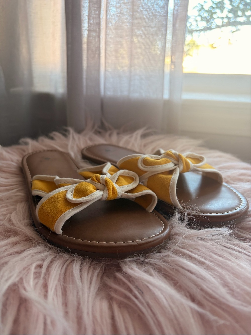 🖤Target Yellow and White Bow Slide Sandals for Kids